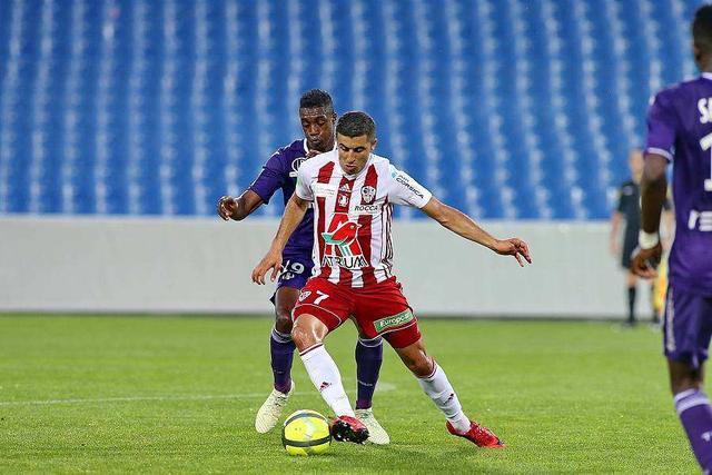 摩纳哥客场战胜尼斯，继续追赶积分榜前列(摩纳哥最近战绩)