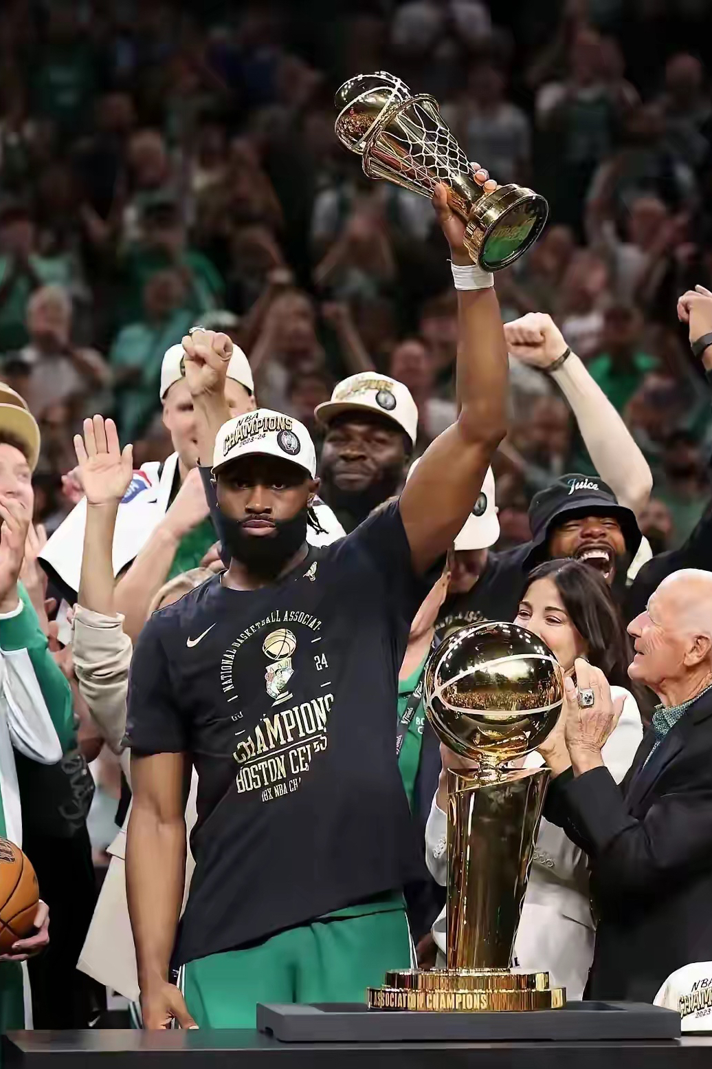 乐宝体育APP-大外援发挥关键作用，球队成功跻身总决赛(2021外援)